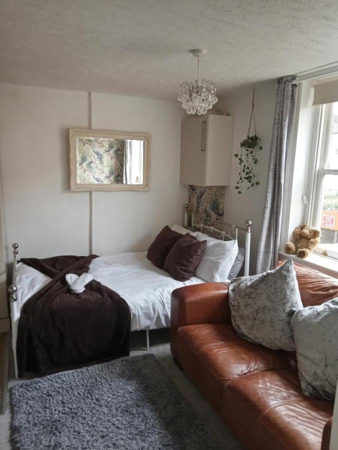 Little Dorrit Studio Flat 5 Rochester Me1 1Xz Strood Exterior foto