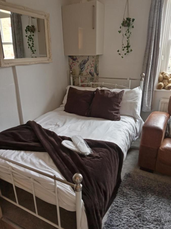 Little Dorrit Studio Flat 5 Rochester Me1 1Xz Strood Exterior foto
