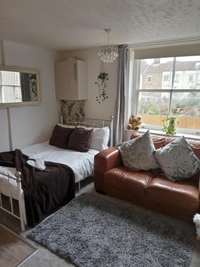 Little Dorrit Studio Flat 5 Rochester Me1 1Xz Strood Exterior foto